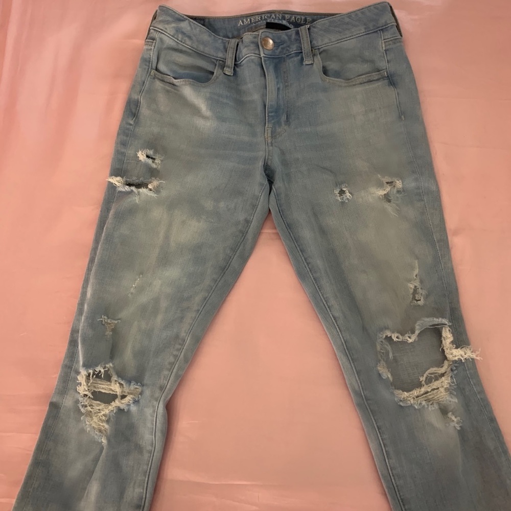 American Eagle Light Wash Jeans